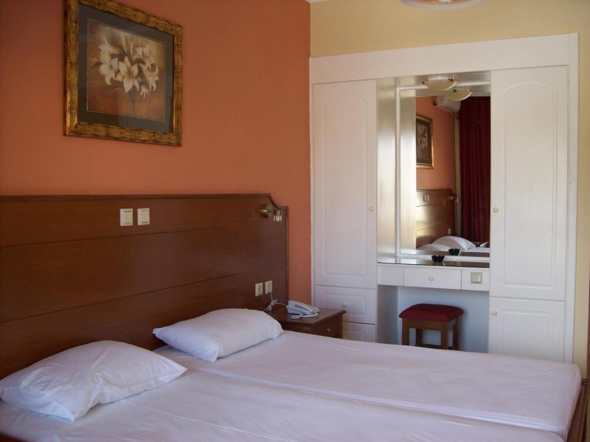 Thomas Bay Hotel Agios Stefanos Avliotes  Dış mekan fotoğraf