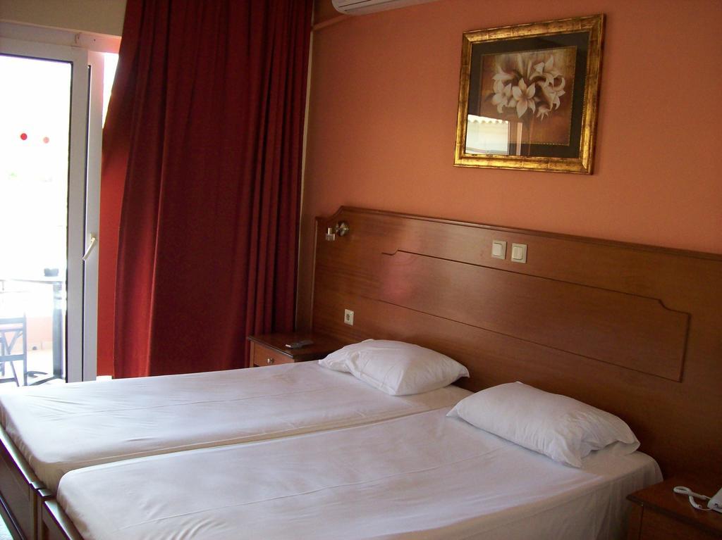 Thomas Bay Hotel Agios Stefanos Avliotes  Dış mekan fotoğraf